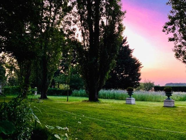 Le Manoir De Maucartier Bed and Breakfast Monnaie Buitenkant foto